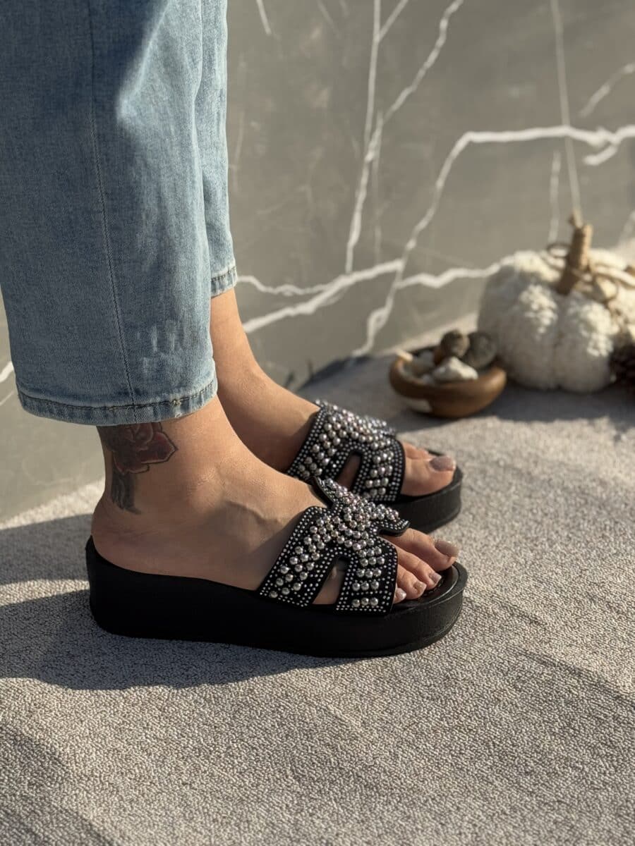 صندل میترا - Image 3