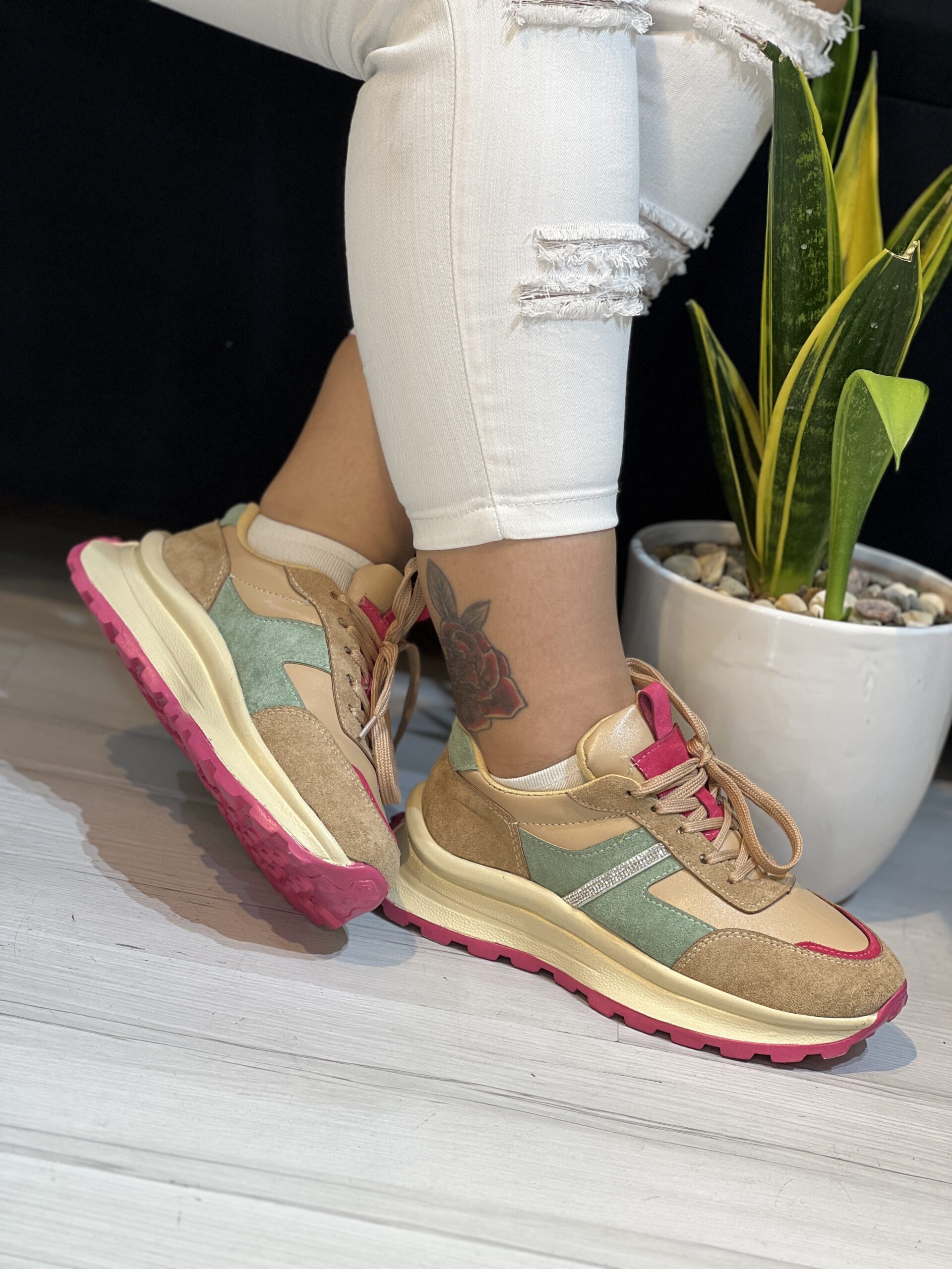 IMG_20250307_190325 کتونی نوارنگینی - Image 1